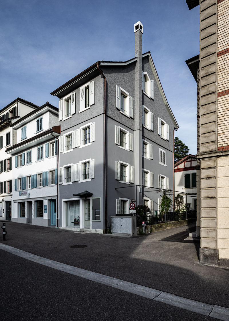 umbau-altstadthaus-k16-maennedorf-zuerich-aussenansicht-seite-kugelgasse